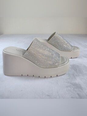 🔘Soda cream colored Rhinestone Platform Wedge Slide